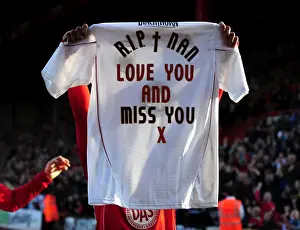 Nicky Maynard's Emotional Tribute: Honoring His Late Nan with a Goal Celebration (Championship)