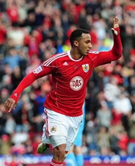 Bristol City v Doncaster Rovers Collection: Nicky Maynard's Solo Goal: Championship Victory for Bristol City over Doncaster Rovers (02/04/2011)