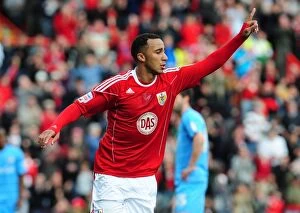 Bristol City v Doncaster Rovers Collection: Nicky Maynard's Solo Goal: Championship Win for Bristol City over Doncaster Rovers (02/04/2011)