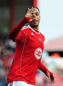 Bristol City v Doncaster Rovers Collection: Nicky Maynard's Solo Goal: Championship Win for Bristol City over Doncaster Rovers (02.04.2011)