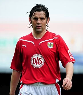 Bristol City v Nottingham Forest Collection: Paul Hartley in Action: Championship Showdown - Bristol City vs Nottingham Forest, April 2010