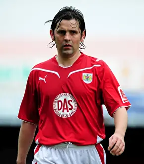 Framed Print : Paul Hartley in Action: Championship Showdown - Bristol City vs Nottingham Forest, April 2010 Framed Print : Paul Hartley in Action: Championship Showdown - Bristol City vs Nottingham Forest, April 2010