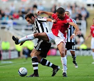 Newcastle Utd V Bristol City Collection: Powerful Duo in Action: Zurab Khizanishvili and Alvaro Saborio at Newcastle United vs. Bristol City