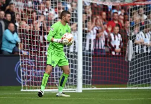 Richard O'Donnell in Action: Bristol City vs Newcastle United at Ashton Gate, 2016
