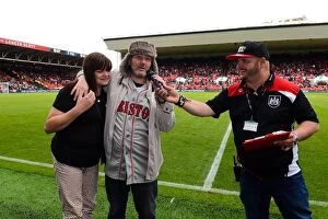 Images Dated 20th August 2016: A Romantic Half-Time Proposal at Ashton Gate: Love in the Midst of Bristol City vs