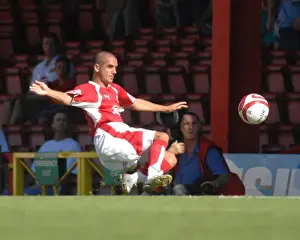 Framed Print : Scott Murray in Action: A Clash Between Bristol City and Scunthorpe United