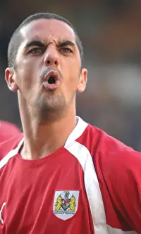 Norwich City V Bristol City Prints: Scott Murray in Action: Norwich City vs. Bristol City