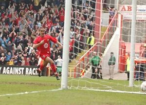 Images Dated 27th February 2008: Scott Murray's Unforgettable Hat-Trick: A Triumphant Moment for Bristol City (02-03)