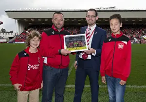 Sky Bet Championship Showdown: A Football Rivalry Ignites at Ashton Gate - Bristol City vs. Nottingham Forest (October 2016)