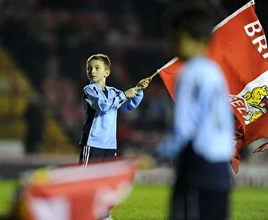 Images Dated 25th March 2014: Sky Bet League One Rivalry: Bristol City vs Swindon Town - Clash at Ashton Gate