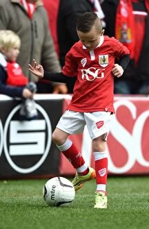 Images Dated 28th February 2015: Sky Bet League One Showdown: Bristol City vs Rochdale at Ashton Gate - 28 February 2015