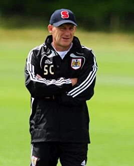 Images Dated 6th July 2010: Steve Coppell: Orchestrating Bristol City's Pre-Season Training