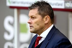 Images Dated 28th December 2015: Steve Cotterill Leads Bristol City at Turf Moor against Burnley