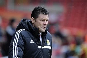Images Dated 4th January 2014: Steve Cotterill Rallies Bristol City in FA Cup Battle Against Watford