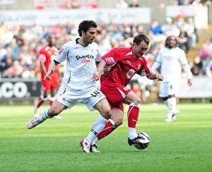 Images Dated 18th April 2009: Swansea vs. Bristol City: The Clash of the Swans and Robins - Season 08-09 Football Rivalry
