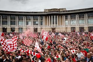 Images Dated 4th May 2015: Thousands of Ecstatic Bristol City Fans Pack Lloyds Amphitheatre for Championship Promotion Parade