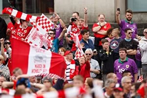 Images Dated 4th May 2015: Thousands of Ecstatic Fans Pack Lloyds Amphitheatre for Bristol City's Championship Promotion Parade