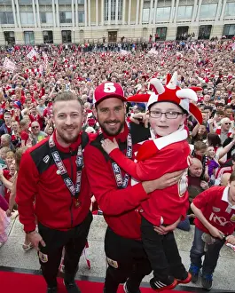 Thousands Gather for Memorable Bristol City Celebration with Wade Elliott, Greg Cunningham, and Oskar