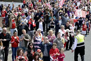 Automatic Prints: Thousands Gather for Unforgettable Bristol City Champions Welcome-Home Parade