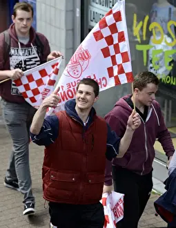 Automatic Prints: Thousands Gather for Unforgettable Welcome-Home Celebration for Bristol City Football Club
