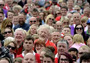 Automatic Prints: Thousands of Passionate Bristol City Fans Pack Lloyds Amphitheater for Unforgettable Celebration Tour (2015)