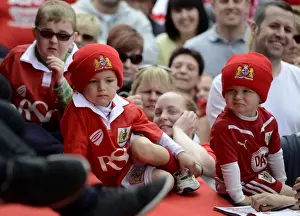 Automatic Prints: Thousands of Passionate Bristol City FC Fans Pack Lloyds Amphitheater for Celebration Tour (2015)