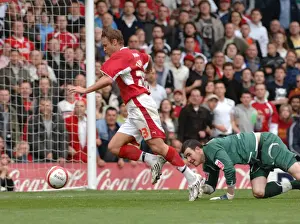 Bristol City V Preston North End Prints: Thrilling Action: Lee Trundle vs Preston North End (Bristol City)