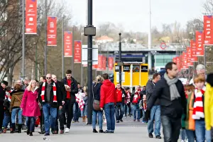 Thrilling Johnstones Paint Trophy Final: Fans in Action at Wembley - Bristol City vs Walsall