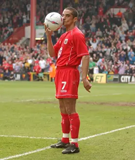 Framed Print : Triumphant Hat-trick: Scott Murray's Glorious Moment for Bristol City (02-03)