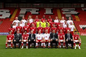 Framed Print : United in Football: 08-09 Bristol City First Team Season Photo Framed Print : United in Football: 08-09 Bristol City First Team Season Photo