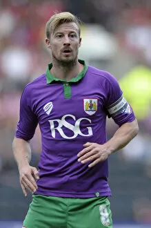 Images Dated 31st August 2014: Wade Elliott Leads Bristol City in Sky Bet League One Clash Against Notts County, 2014