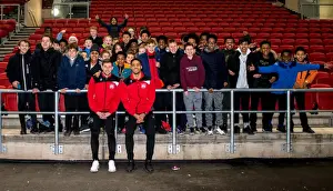 Young Fans Interact with Frank Fielding